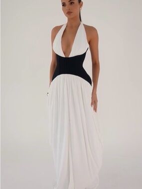 NWT HEIRESS BEVERLY HILLS THE HALTER CORSET GOWN SIZE SMALL $268